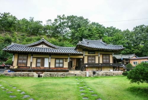 Andong Dureung Gotaek Hotel Exterior photo